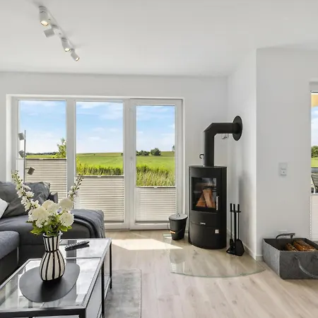 2 Bedroom Stunning In Tossens * Stick