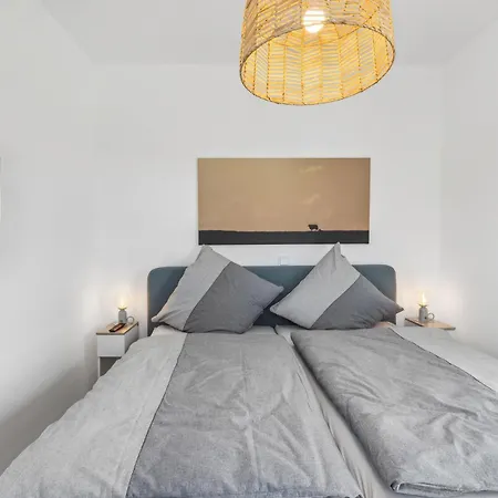 2 Bedroom Stunning In Tossens Holiday home *
